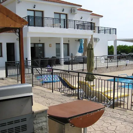 With 5 Bedrooms In - 100 Km From The Slopes