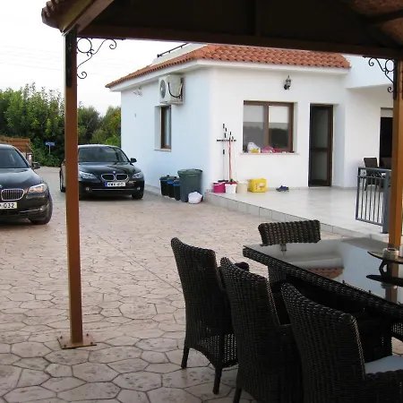 With 5 Bedrooms In - 100 Km From The Slopes * Paphos