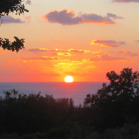 Prázdninový dům With 5 Bedrooms In - 100 Km From The Slopes Paphos