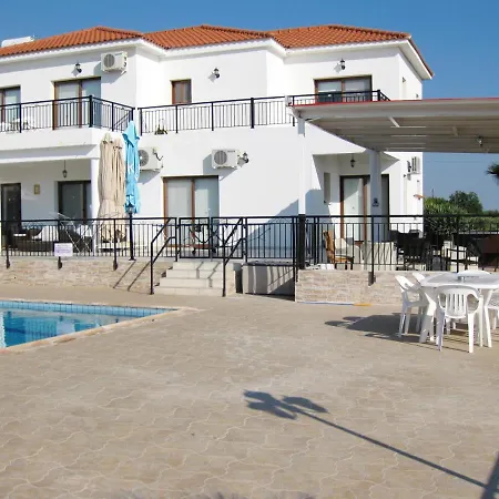 Prázdninový dům With 5 Bedrooms In - 100 Km From The Slopes *