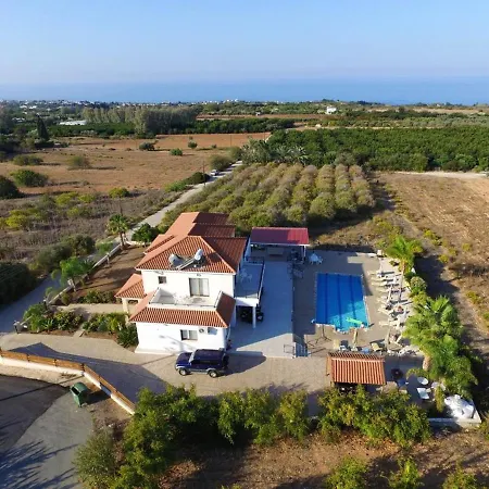 With 5 Bedrooms In - 100 Km From The Slopes * Paphos
