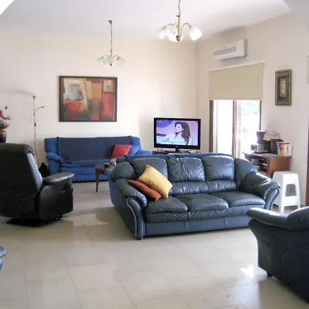With 5 Bedrooms In - 100 Km From The Slopes Σπίτι διακοπών *