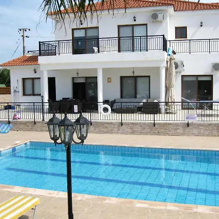 With 5 Bedrooms In - 100 Km From The Slopes *