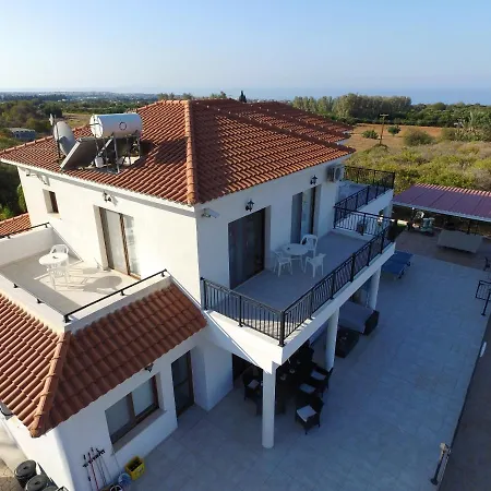 With 5 Bedrooms In - 100 Km From The Slopes