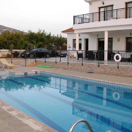 With 5 Bedrooms In - 100 Km From The Slopes *
