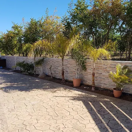 With 5 Bedrooms In - 100 Km From The Slopes Paphos