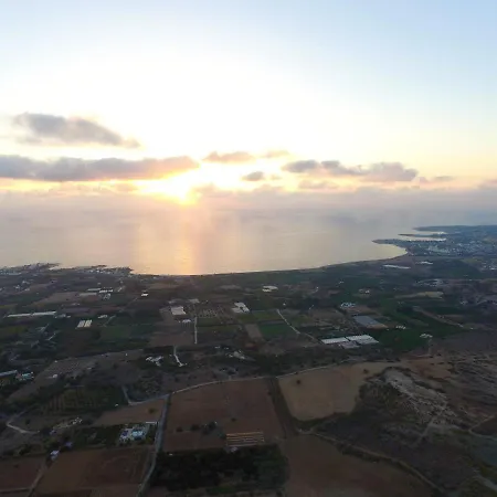 With 5 Bedrooms In - 100 Km From The Slopes * Paphos