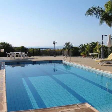 With 5 Bedrooms In - 100 Km From The Slopes *