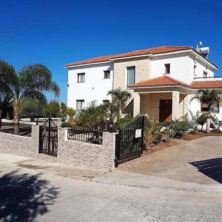 With 5 Bedrooms In - 100 Km From The Slopes Σπίτι διακοπών *