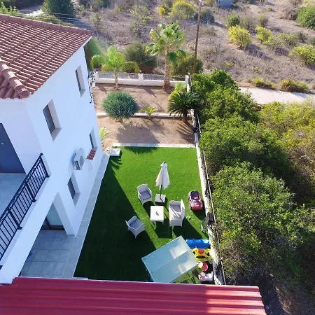 With 5 Bedrooms In - 100 Km From The Slopes
