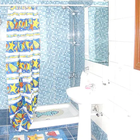 Semesterbostad With 5 Bedrooms In - 100 Km From The Slopes Paphos